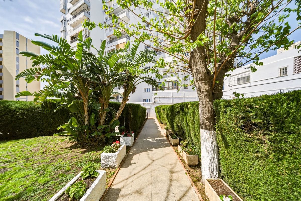 3 soverom Leilighet til salgs i Benalmadena Costa med svømmebasseng - € 439 000 (Ref: 9972657)