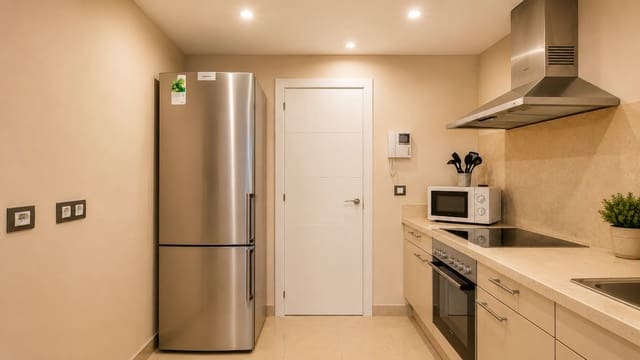 2 soveværelse Lejlighed til salg i El Paraiso, Estepona med swimmingpool garage - € 449.000 (Ref: 9972658)