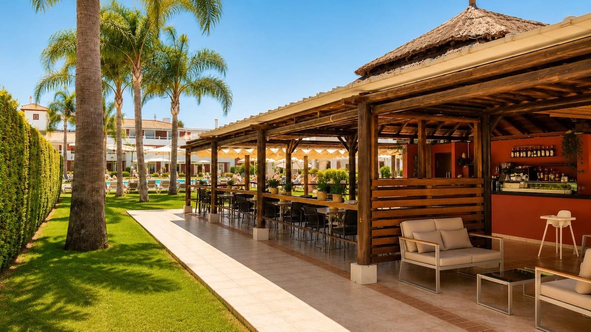 2 bedroom Apartment for sale in El Paraiso with pool garage - € 449,000 (Ref: 9972658)