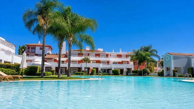 2 soveværelse Lejlighed til salg i El Paraiso, Estepona med swimmingpool garage - € 449.000 (Ref: 9972658)