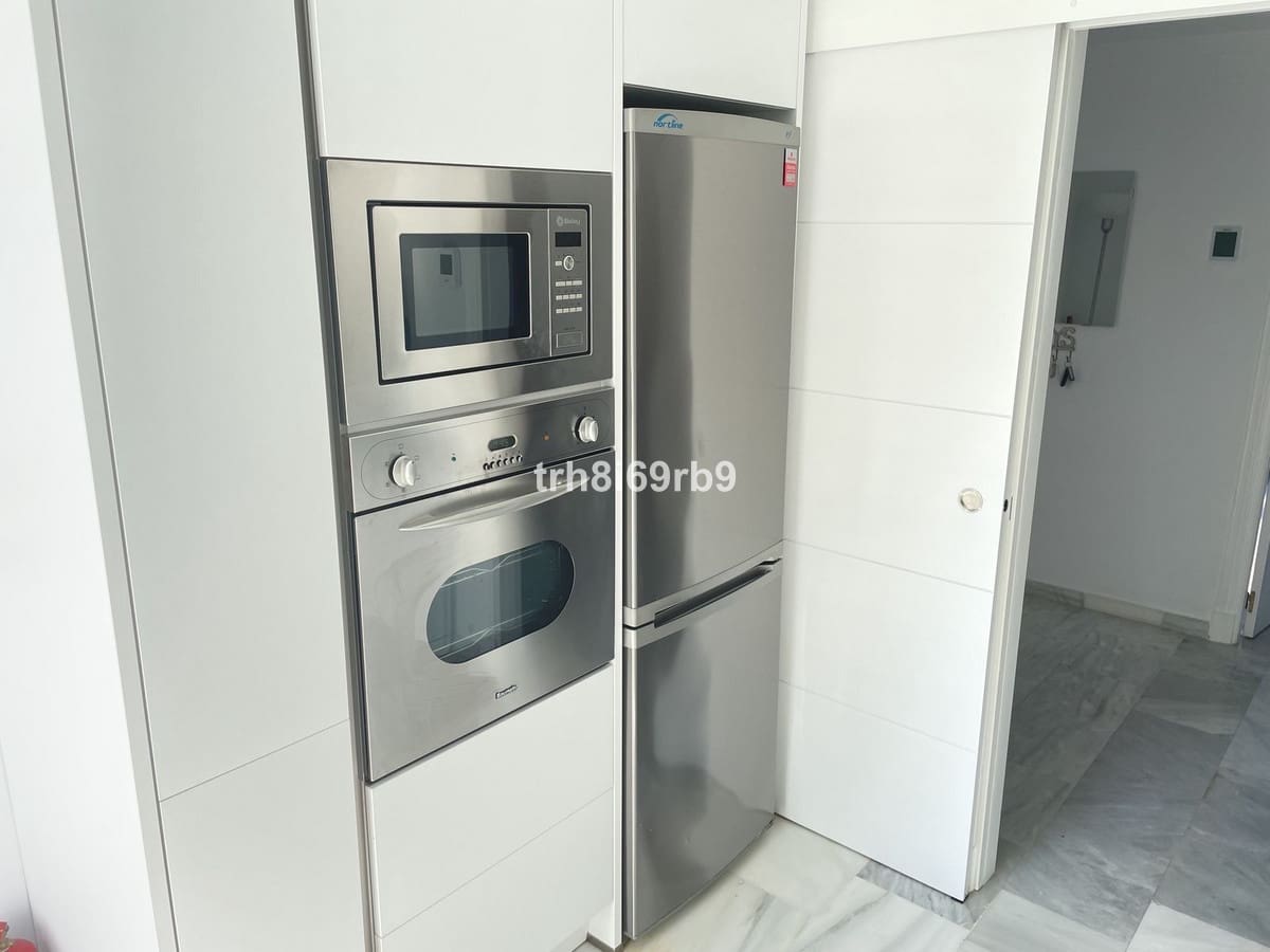 3 bedroom Apartment for sale in El Paraiso with pool - € 449,950 (Ref: 9972659)