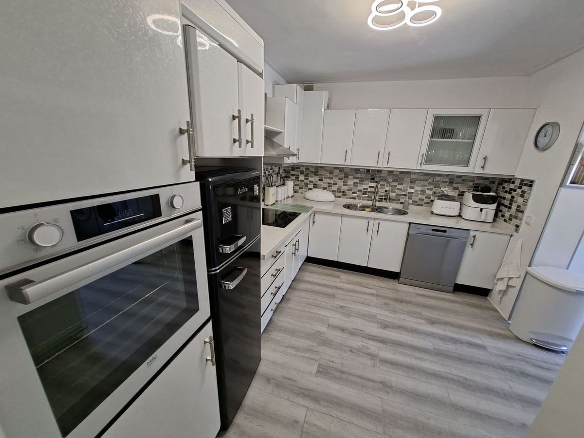 3 camera da letto Casa in vendita in La Duquesa / Puerto de la Duquesa con piscina - 430.000 € (Rif: 9972663)