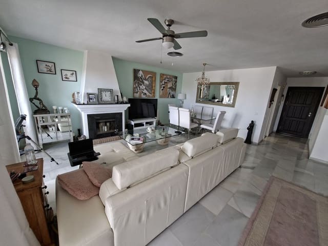 3 soveværelse Byhus til salg i La Duquesa / Puerto de la Duquesa, Manilva med swimmingpool - € 430.000 (Ref: 9972663)