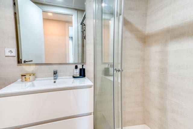 2 Zimmer Apartment zu verkaufen in Estepona - 455.000 € (Ref: 9972664)