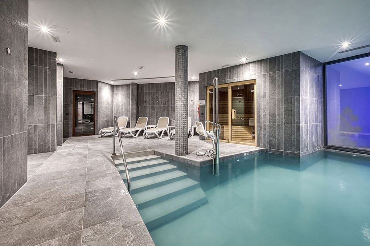 2 soverom Leilighet til salgs i New Golden Mile med svømmebasseng - € 485 000 (Ref: 9972667)