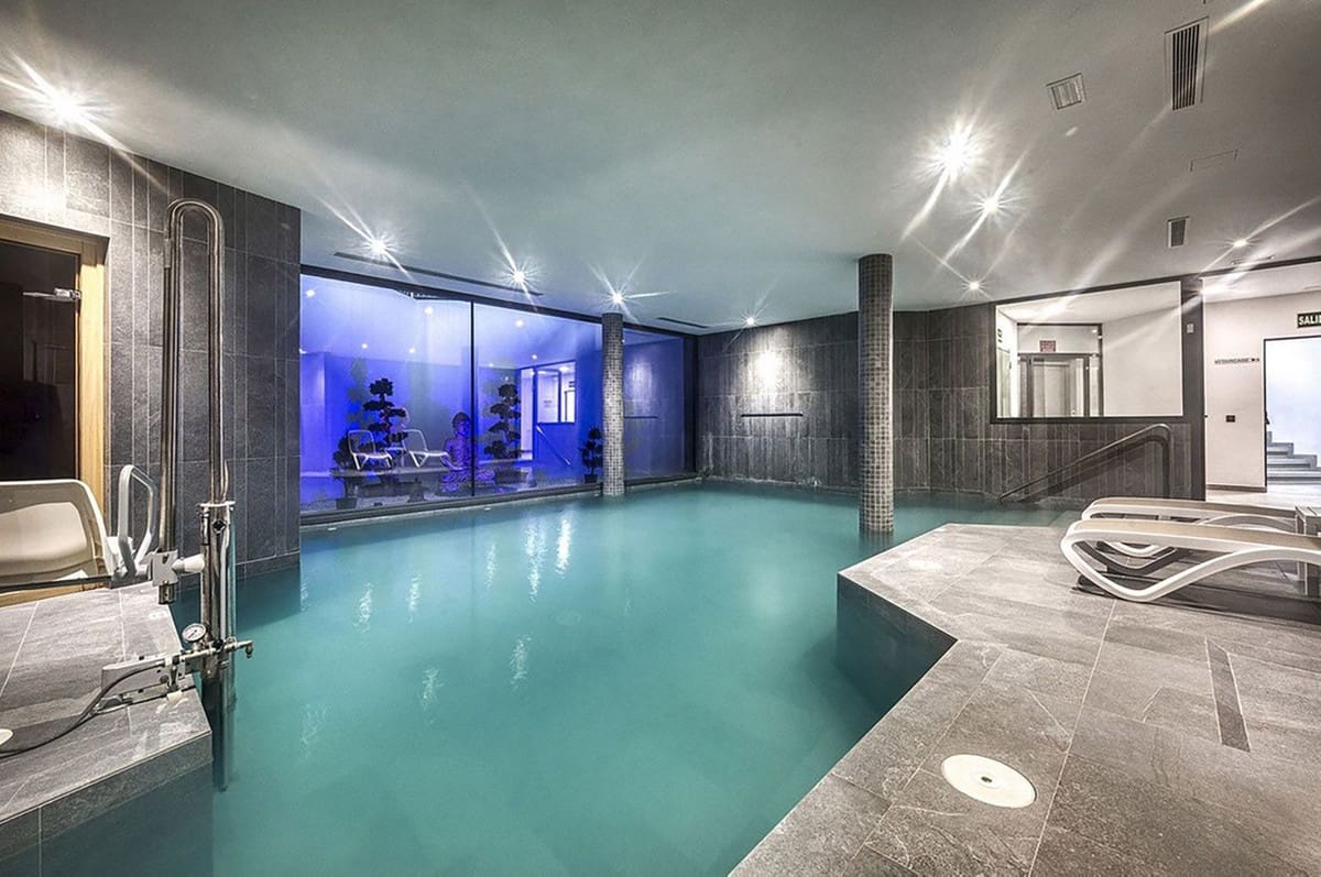 2 soverom Leilighet til salgs i New Golden Mile med svømmebasseng - € 485 000 (Ref: 9972667)