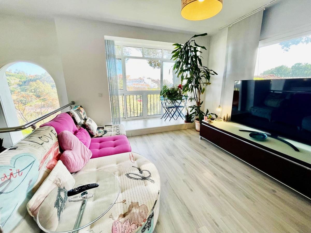 2 makuuhuone Omakotitalo myytävänä paikassa Benalmadena Costa mukana uima-altaan - 418 000 € (Ref: 9972668)