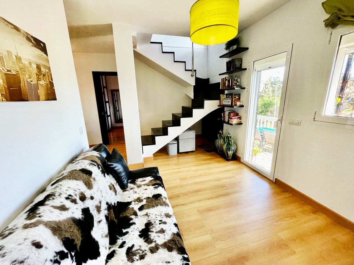 2 makuuhuone Omakotitalo myytävänä paikassa Benalmadena Costa mukana uima-altaan - 418 000 € (Ref: 9972668)