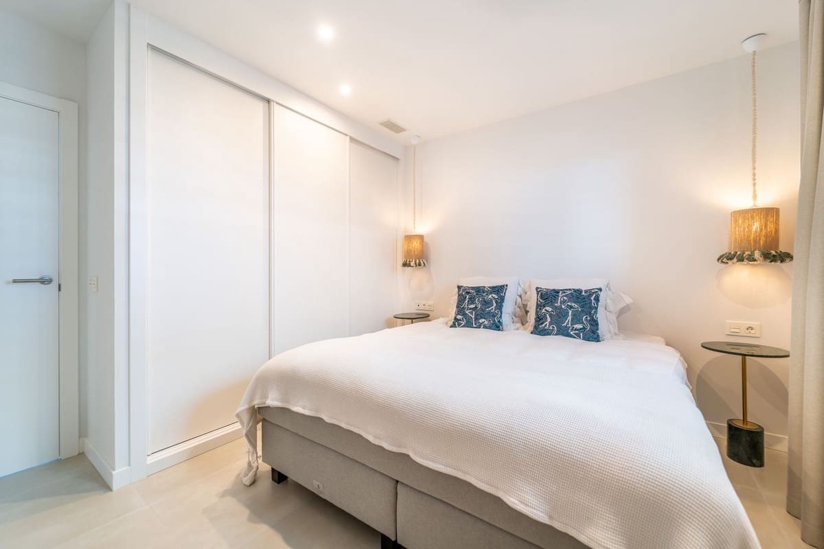 Apartamento de 2 habitaciones en Fuengirola en venta con piscina - 450.000 € (Ref: 9972670)