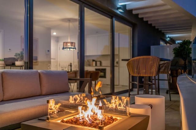 Apartamento de 2 habitaciones en Fuengirola en venta con piscina - 450.000 € (Ref: 9972670)