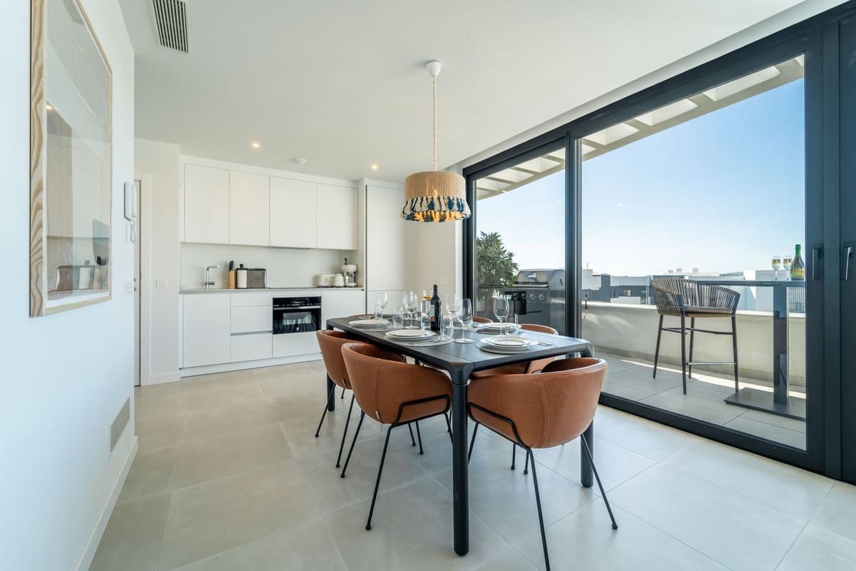 Apartamento de 2 habitaciones en Fuengirola en venta con piscina - 450.000 € (Ref: 9972670)