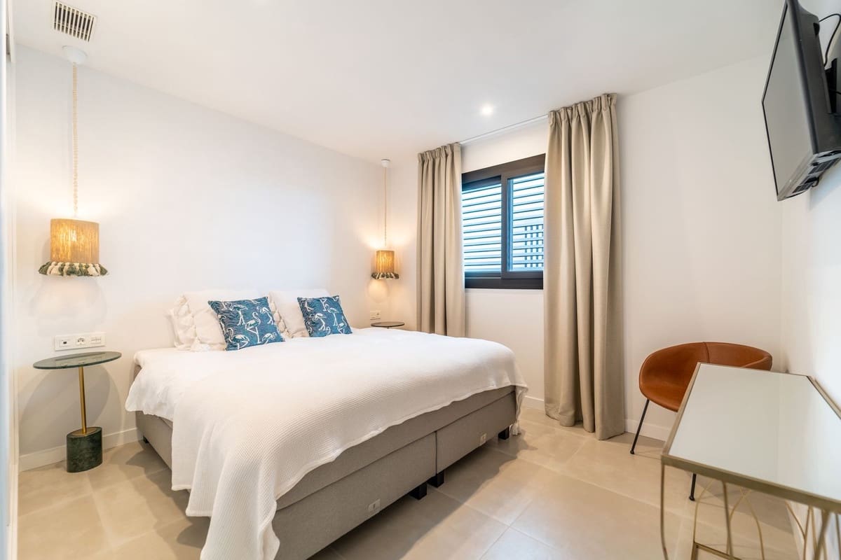 Apartamento de 2 habitaciones en Fuengirola en venta con piscina - 450.000 € (Ref: 9972670)