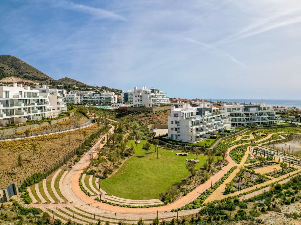 Apartamento de 2 habitaciones en Fuengirola en venta con piscina - 450.000 € (Ref: 9972670)