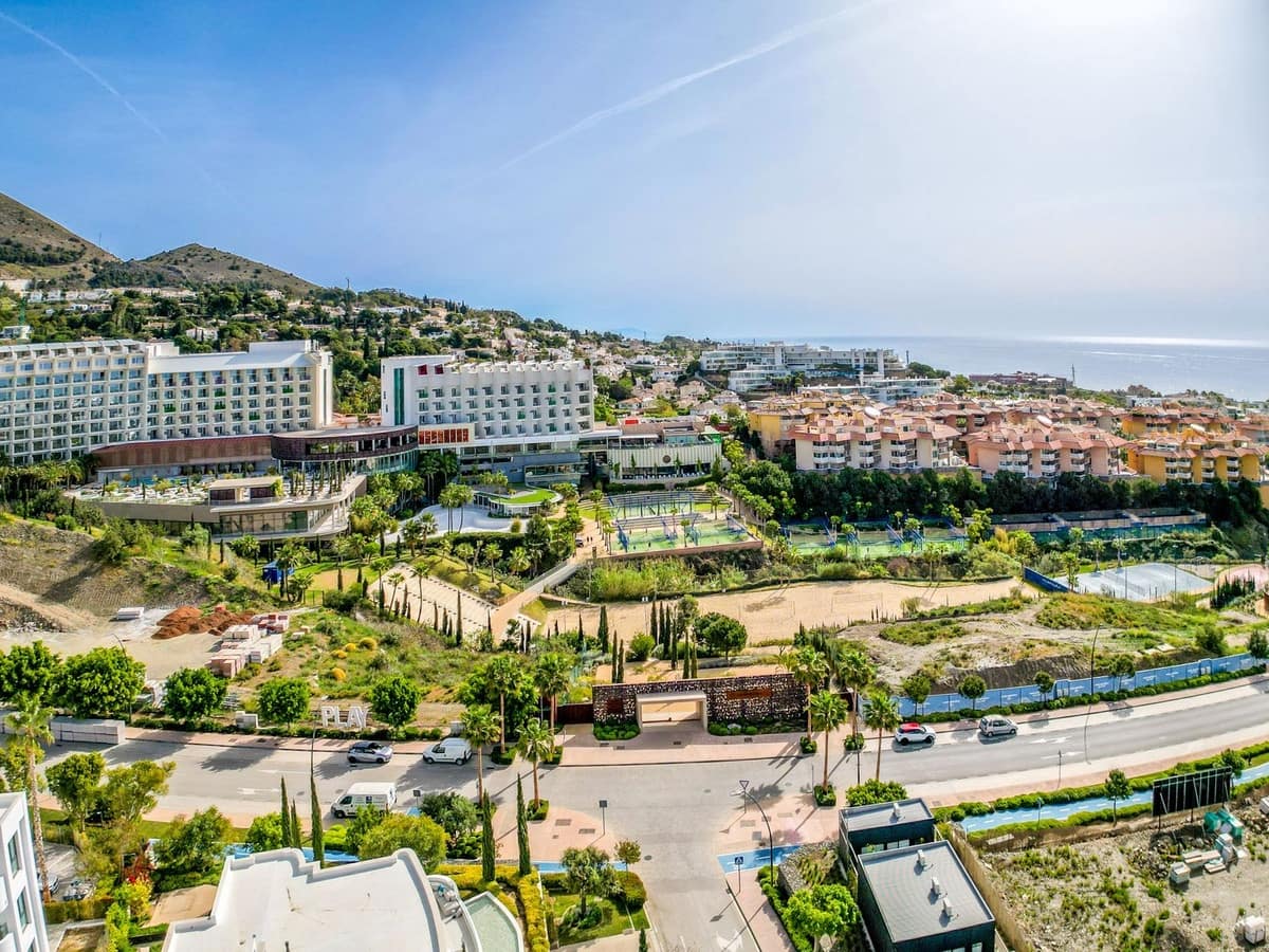 Apartamento de 2 habitaciones en Fuengirola en venta con piscina - 450.000 € (Ref: 9972670)