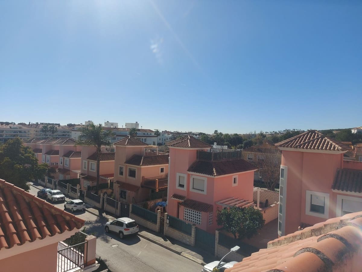 3 bedroom Villa for sale in San Luis de Sabinillas with pool garage - € 425,000 (Ref: 9972671)