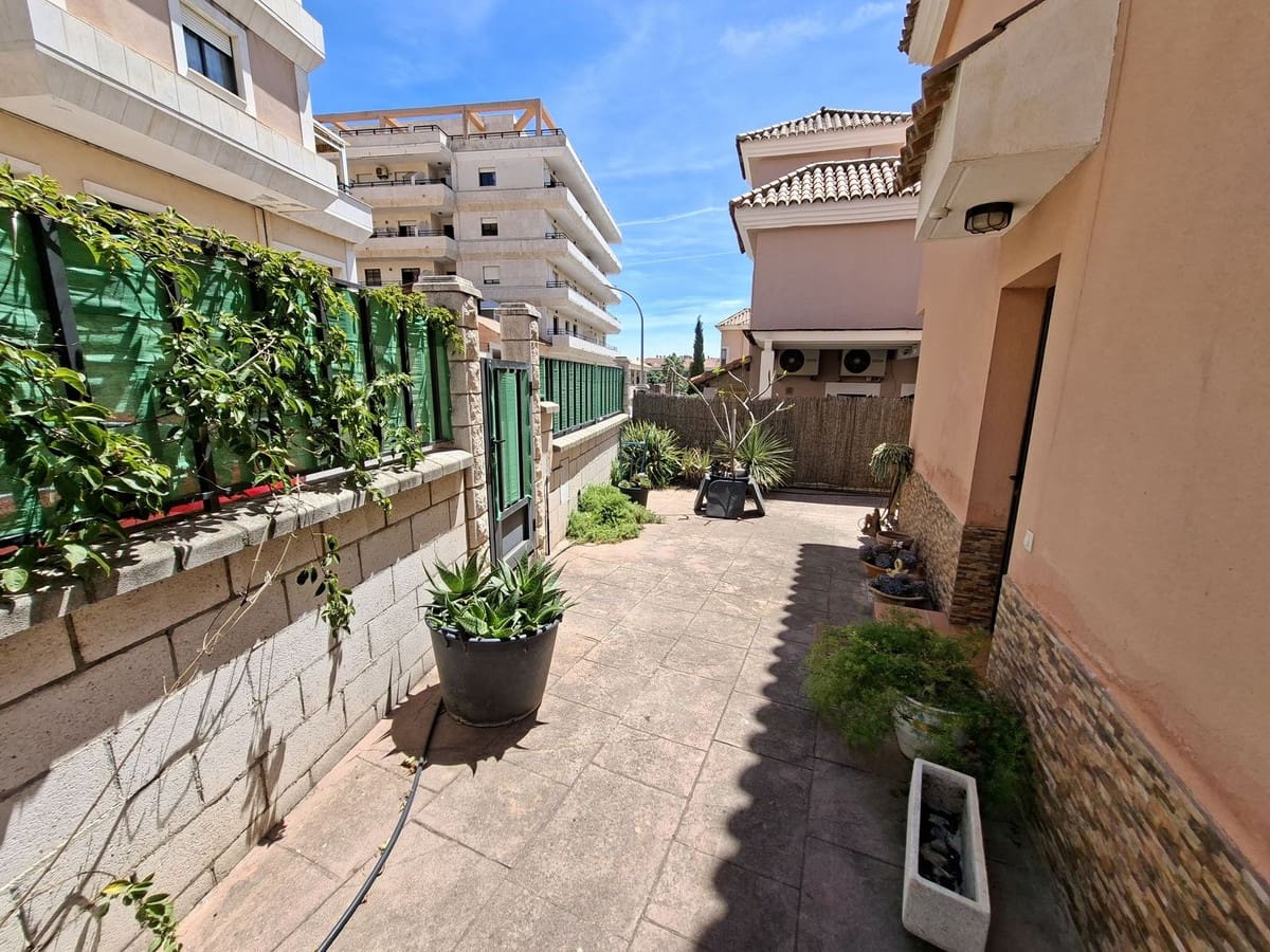 3 bedroom Villa for sale in San Luis de Sabinillas with pool garage - € 425,000 (Ref: 9972671)
