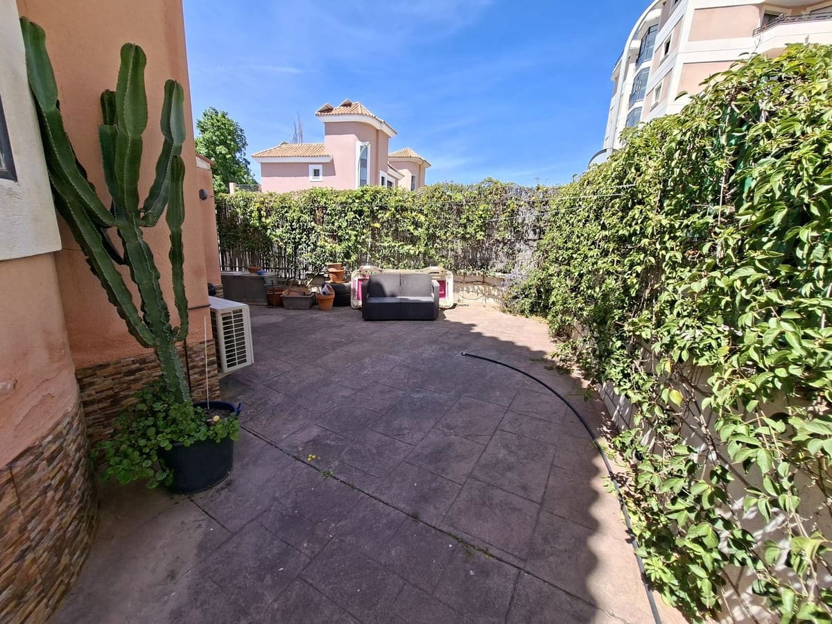 3 bedroom Villa for sale in San Luis de Sabinillas with pool garage - € 425,000 (Ref: 9972671)