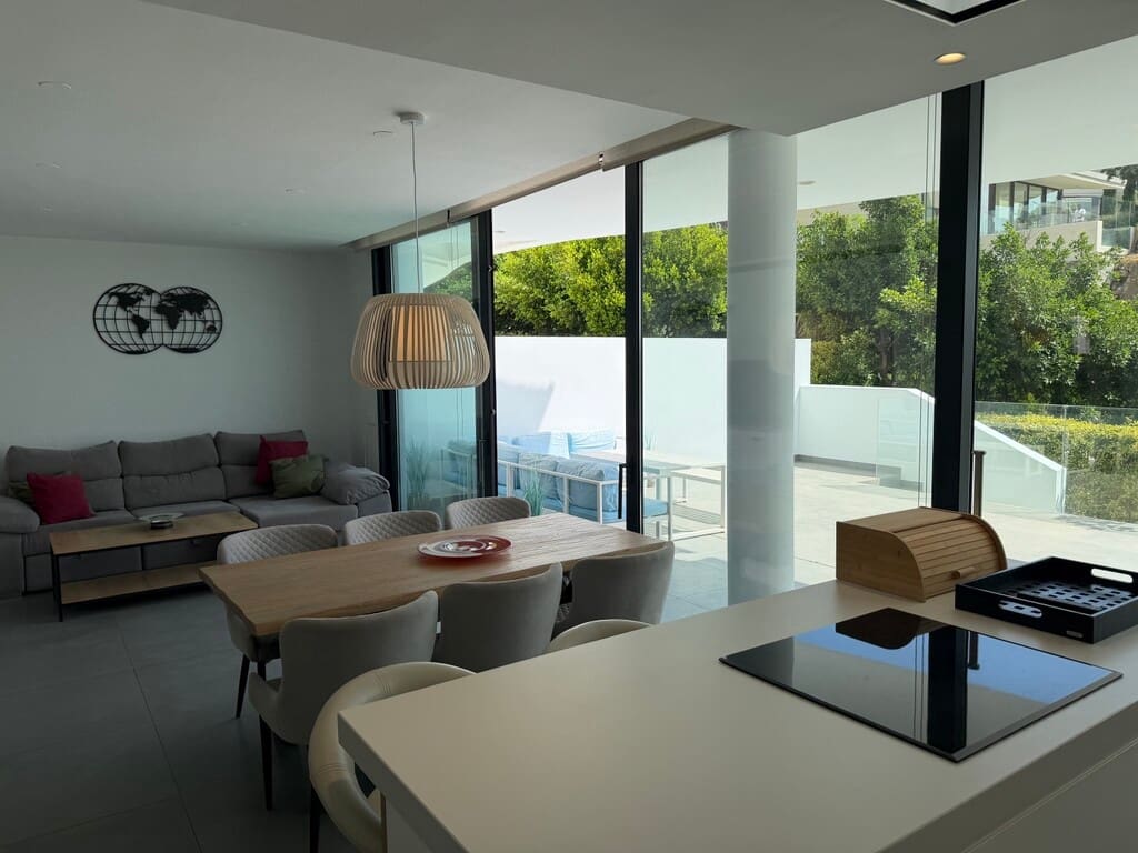 2 soveværelse Lejlighed til salg i Benalmadena med swimmingpool - € 475.000 (Ref: 9972674)