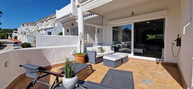 3 soverom Hus til salgs i La Duquesa / Puerto de la Duquesa, Manilva med svømmebasseng garasje - € 469 000 (Ref: 9972677)