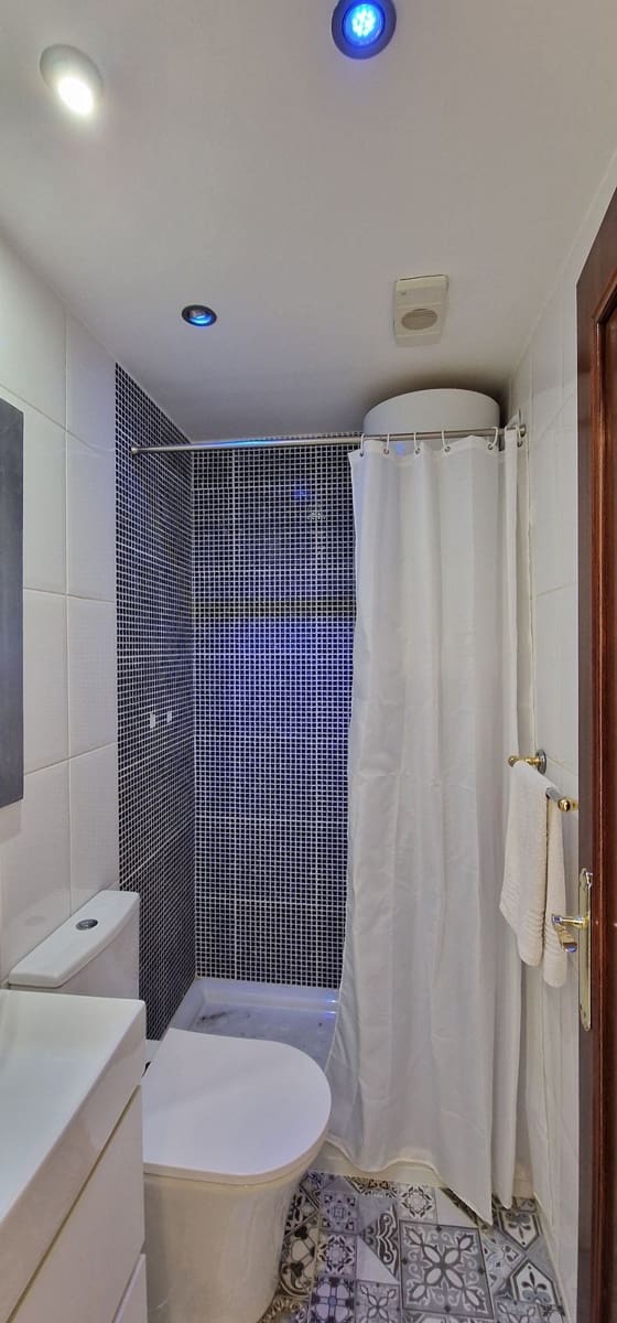 3 soverom Hus til salgs i La Duquesa / Puerto de la Duquesa med svømmebasseng garasje - € 469 000 (Ref: 9972677)
