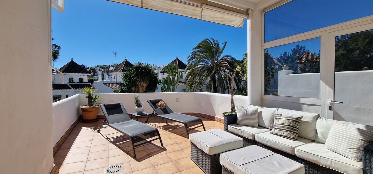 3 soverom Hus til salgs i La Duquesa / Puerto de la Duquesa med svømmebasseng garasje - € 469 000 (Ref: 9972677)
