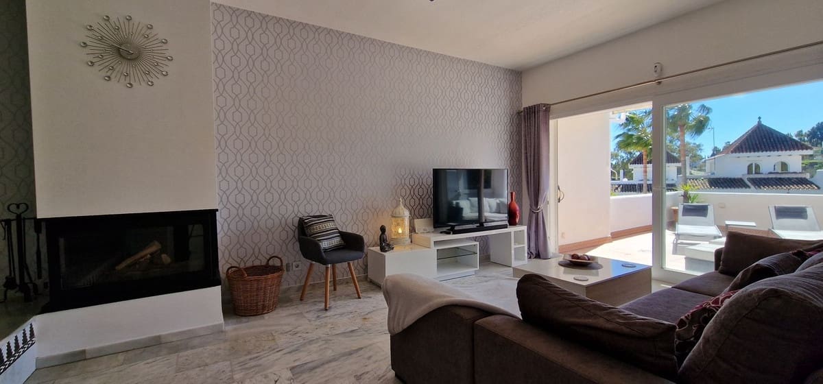 3 soverom Hus til salgs i La Duquesa / Puerto de la Duquesa med svømmebasseng garasje - € 469 000 (Ref: 9972677)