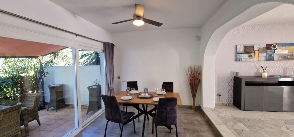 3 soverom Hus til salgs i La Duquesa / Puerto de la Duquesa med svømmebasseng garasje - € 469 000 (Ref: 9972677)