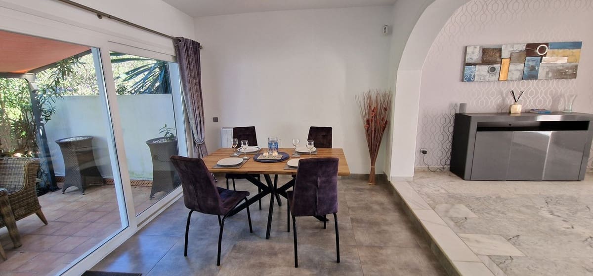 3 soverom Hus til salgs i La Duquesa / Puerto de la Duquesa med svømmebasseng garasje - € 469 000 (Ref: 9972677)