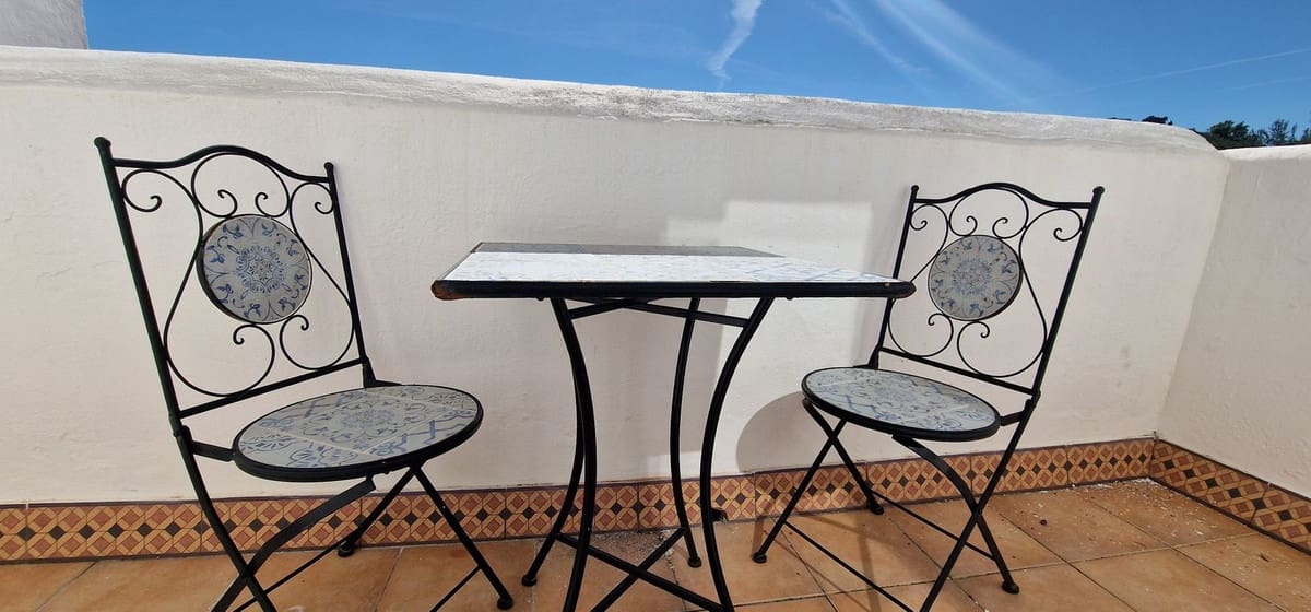 3 soverom Hus til salgs i La Duquesa / Puerto de la Duquesa med svømmebasseng garasje - € 469 000 (Ref: 9972677)