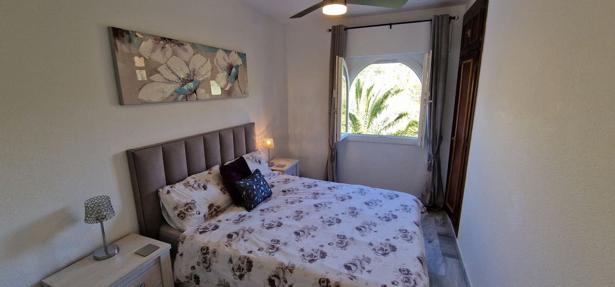 3 soverom Hus til salgs i La Duquesa / Puerto de la Duquesa med svømmebasseng garasje - € 469 000 (Ref: 9972677)