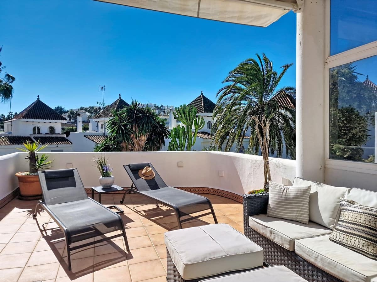3 soverom Hus til salgs i La Duquesa / Puerto de la Duquesa med svømmebasseng garasje - € 469 000 (Ref: 9972677)
