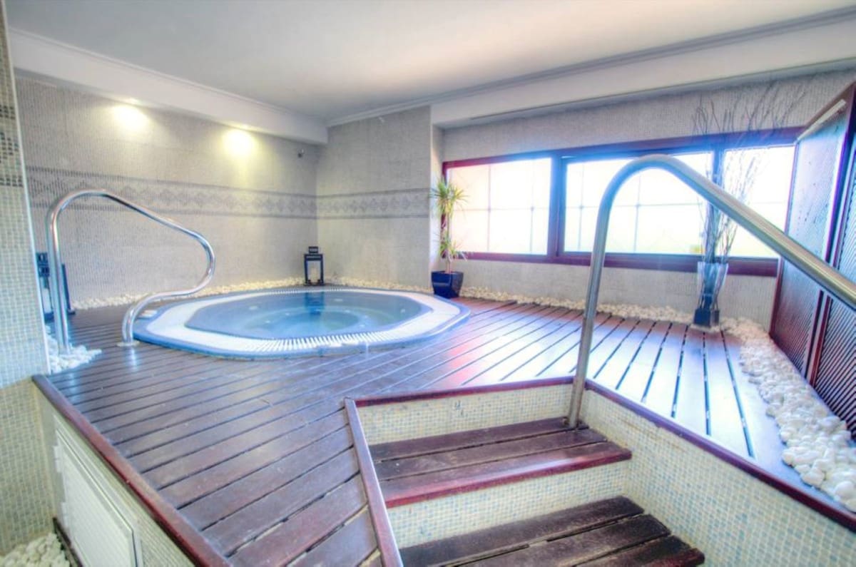 2 soveværelse Lejlighed til salg i La Mairena med swimmingpool - € 439.000 (Ref: 9972680)