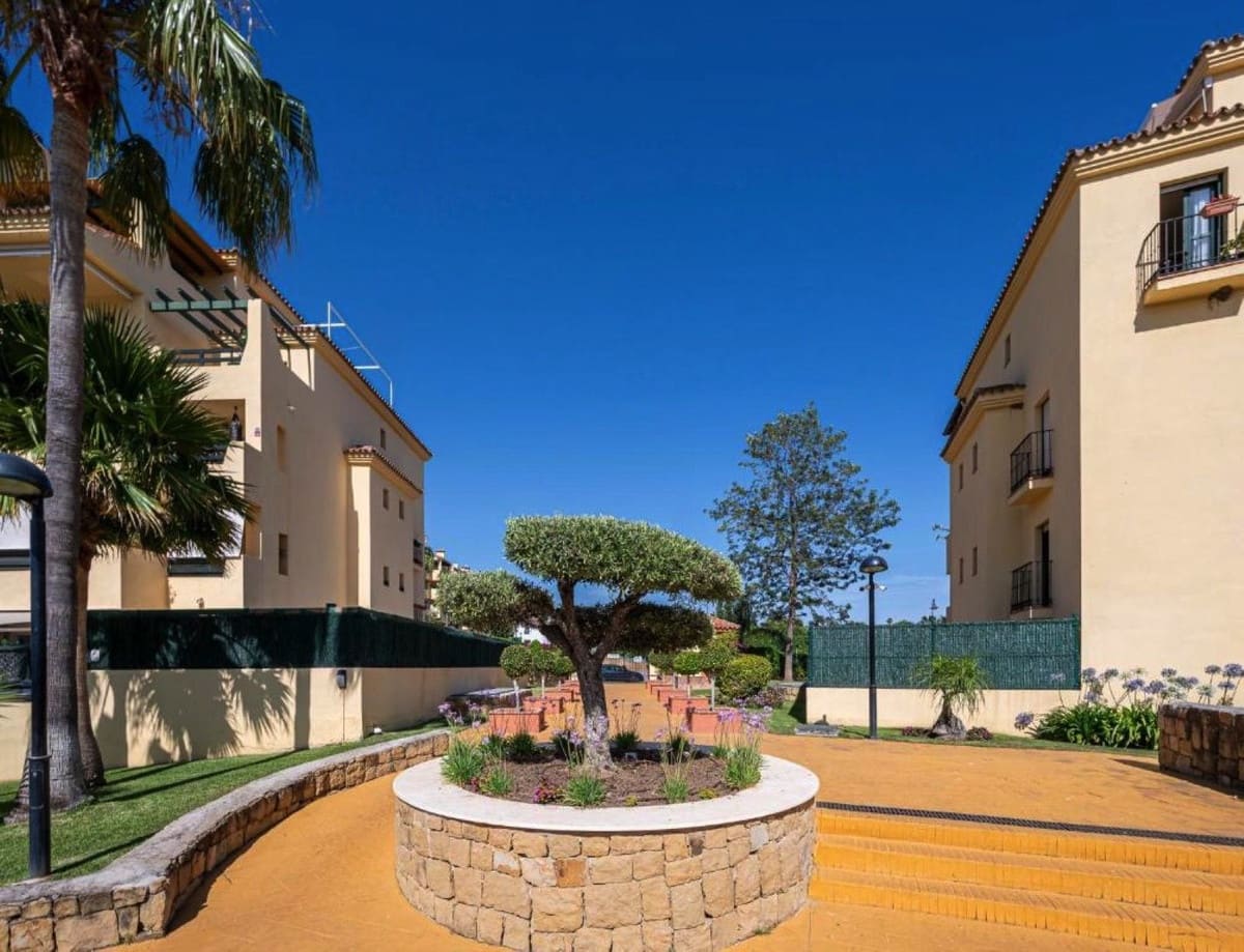 2 sypialnia Apartament na sprzedaż w Estepona z basenem garażem - 425 000 € (Ref: 9972681)