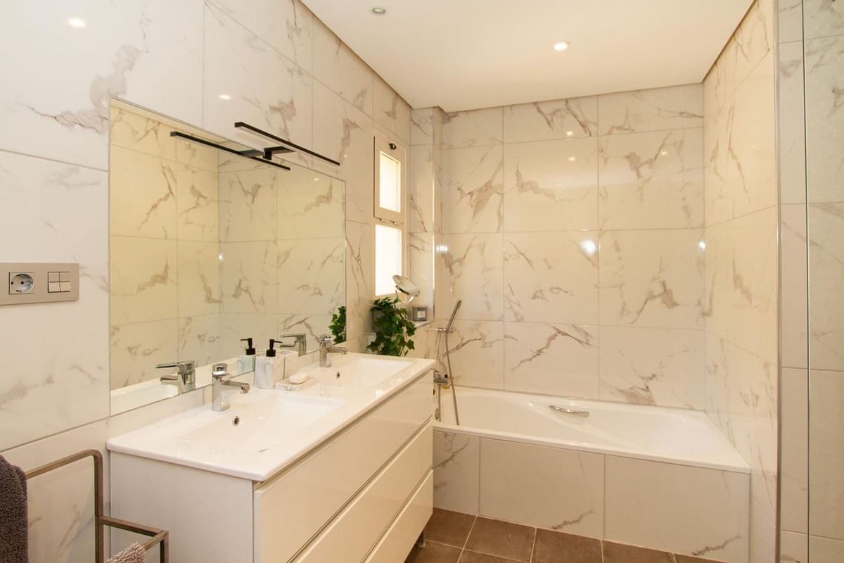 3 slaapkamer Appartement te koop in La Mairena met zwembad - € 430.000 (Ref: 9972683)