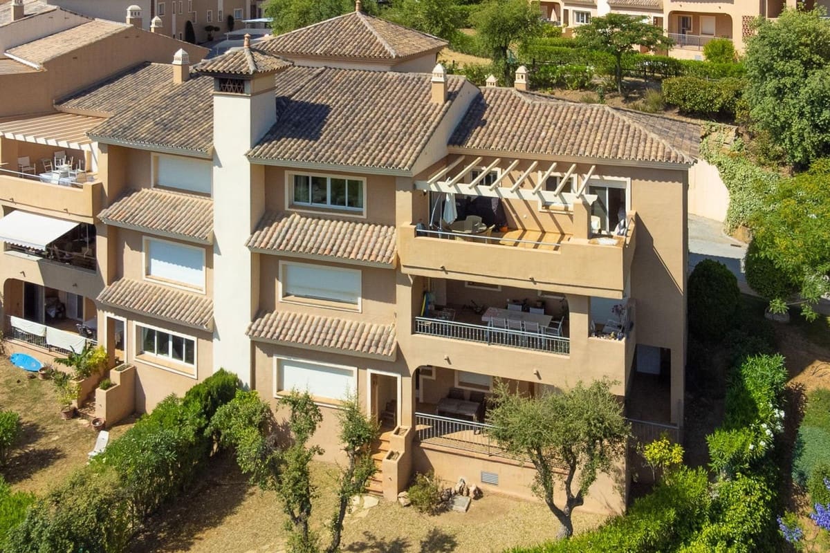 3 slaapkamer Appartement te koop in La Mairena met zwembad - € 430.000 (Ref: 9972683)