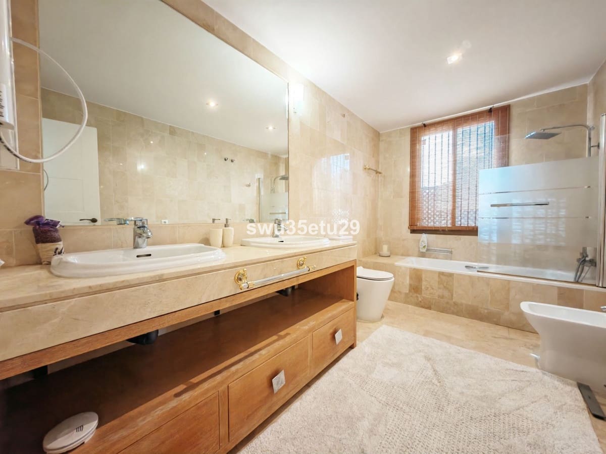 2 slaapkamer Appartement te koop in La Mairena met zwembad - € 470.000 (Ref: 9972685)