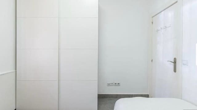 Apartamento de 3 habitaciones en Marbella en venta - 450.000 € (Ref: 9972687)