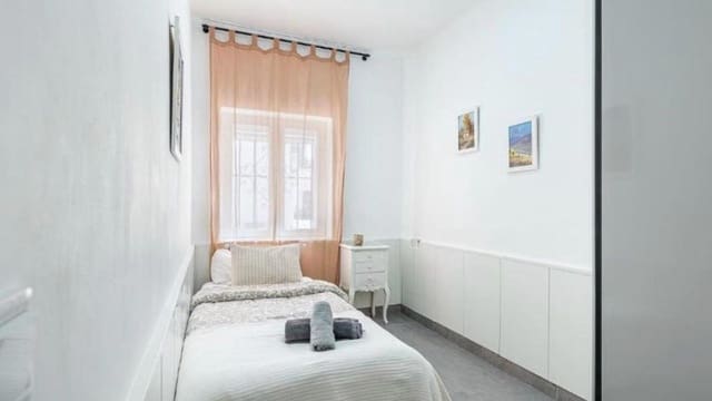Apartamento de 3 habitaciones en Marbella en venta - 450.000 € (Ref: 9972687)