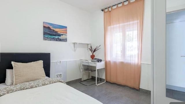 Apartamento de 3 habitaciones en Marbella en venta - 450.000 € (Ref: 9972687)