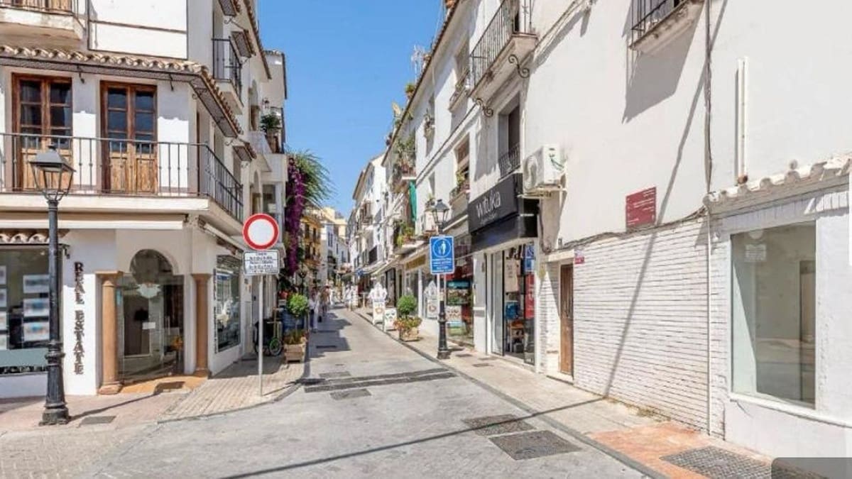 Apartamento de 3 habitaciones en Marbella en venta - 450.000 € (Ref: 9972687)