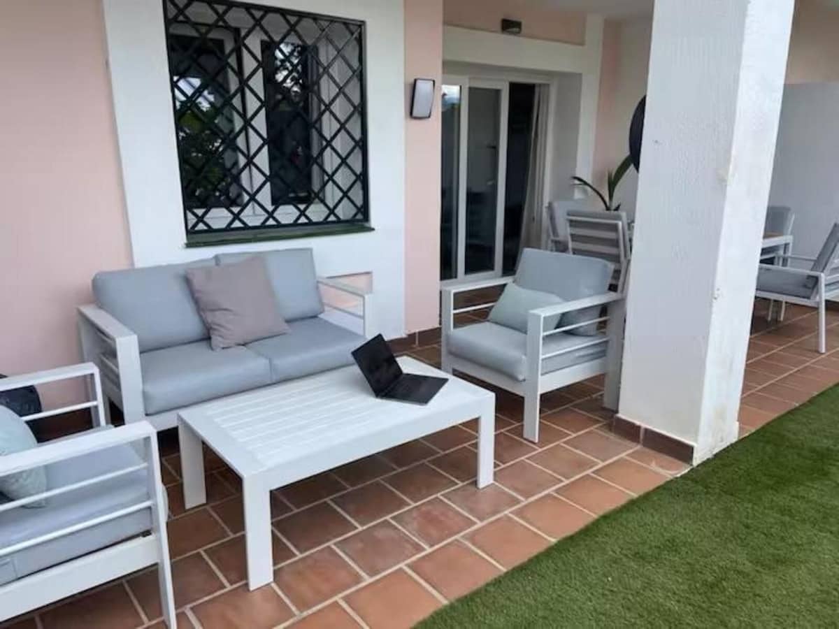 2 bedroom Apartment for sale in Aloha Golf with pool garage - € 445,000 (Ref: 9972690)