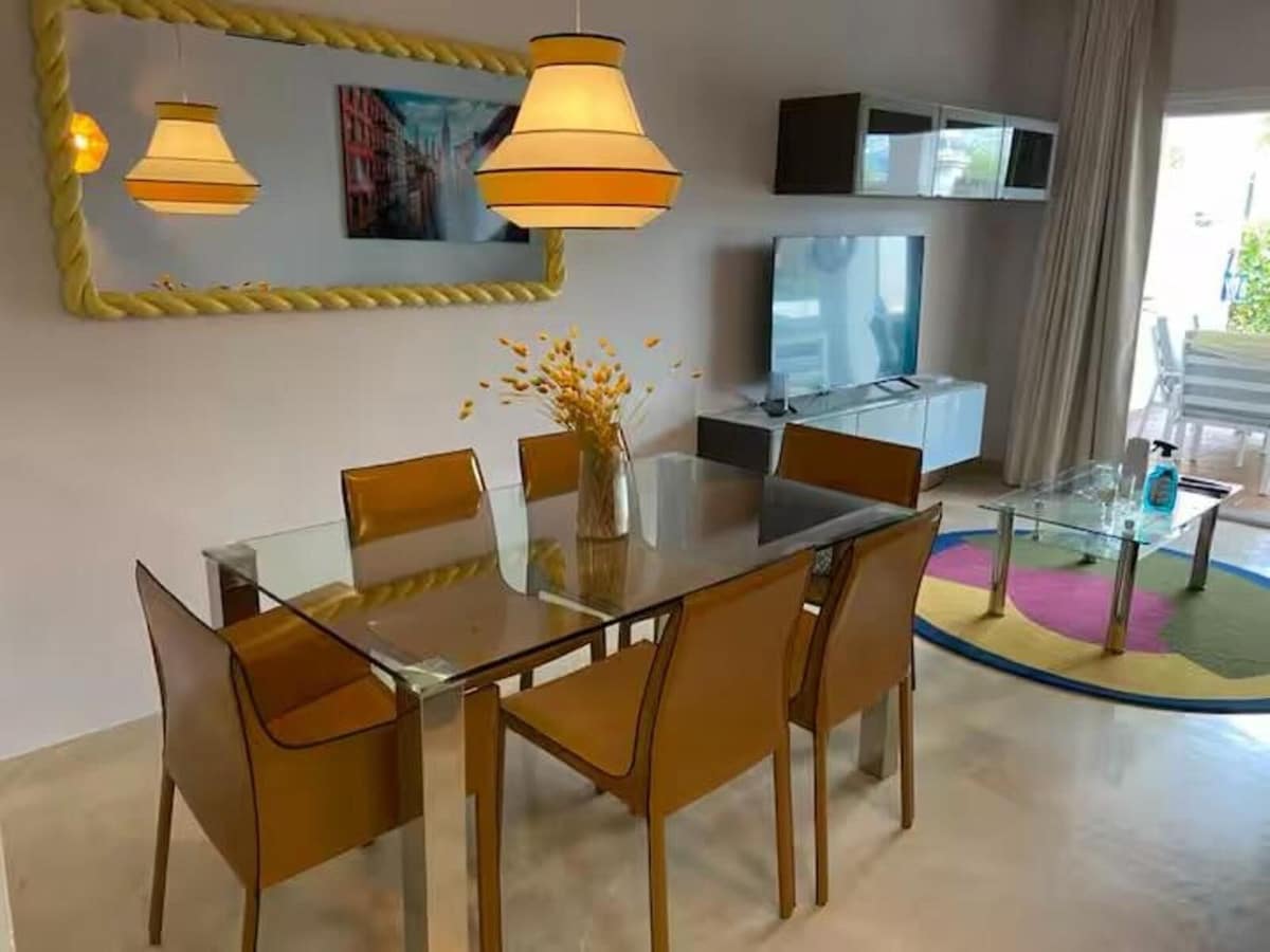 2 bedroom Apartment for sale in Aloha Golf with pool garage - € 445,000 (Ref: 9972690)