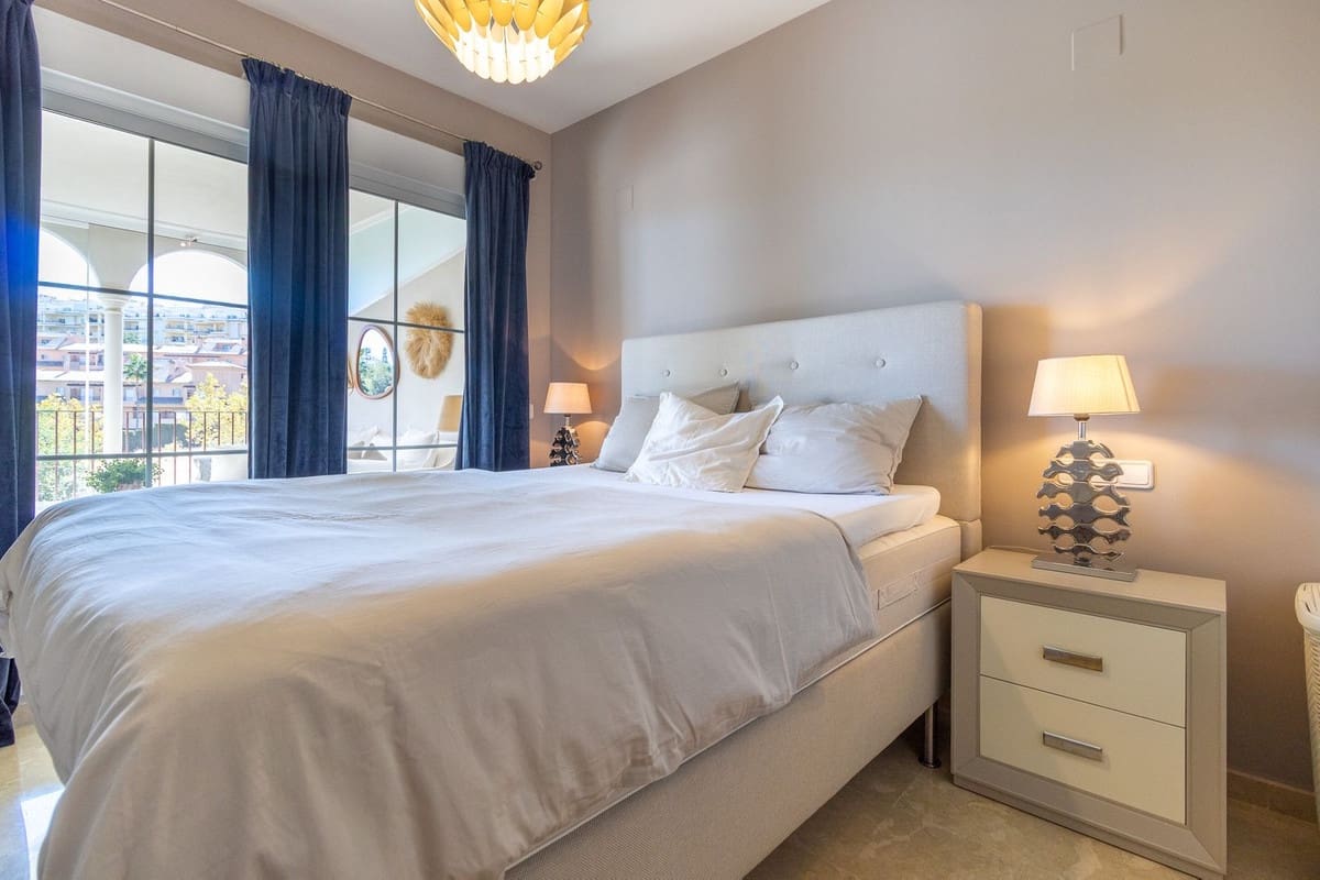 2 soveværelse Lejlighed til salg i La Cala de Mijas med swimmingpool - € 440.000 (Ref: 9972693)