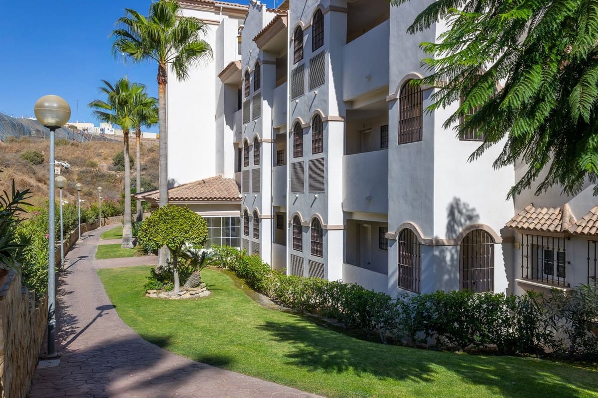 2 soveværelse Lejlighed til salg i La Cala de Mijas med swimmingpool - € 440.000 (Ref: 9972693)