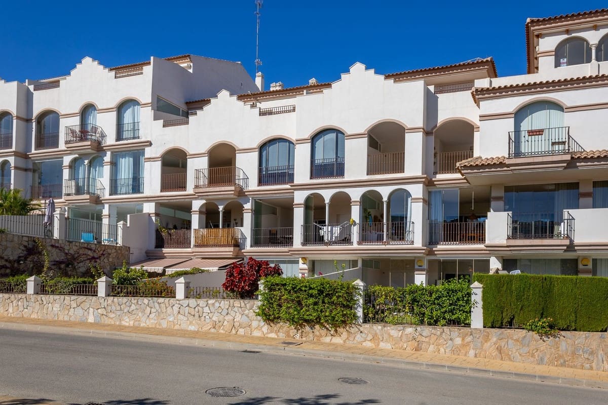 2 soveværelse Lejlighed til salg i La Cala de Mijas med swimmingpool - € 440.000 (Ref: 9972693)