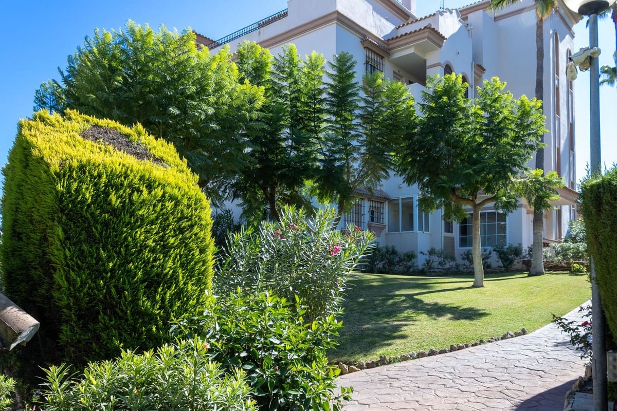 2 soveværelse Lejlighed til salg i La Cala de Mijas med swimmingpool - € 440.000 (Ref: 9972693)