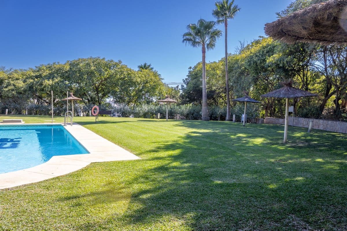 2 soveværelse Lejlighed til salg i La Cala de Mijas med swimmingpool - € 440.000 (Ref: 9972693)