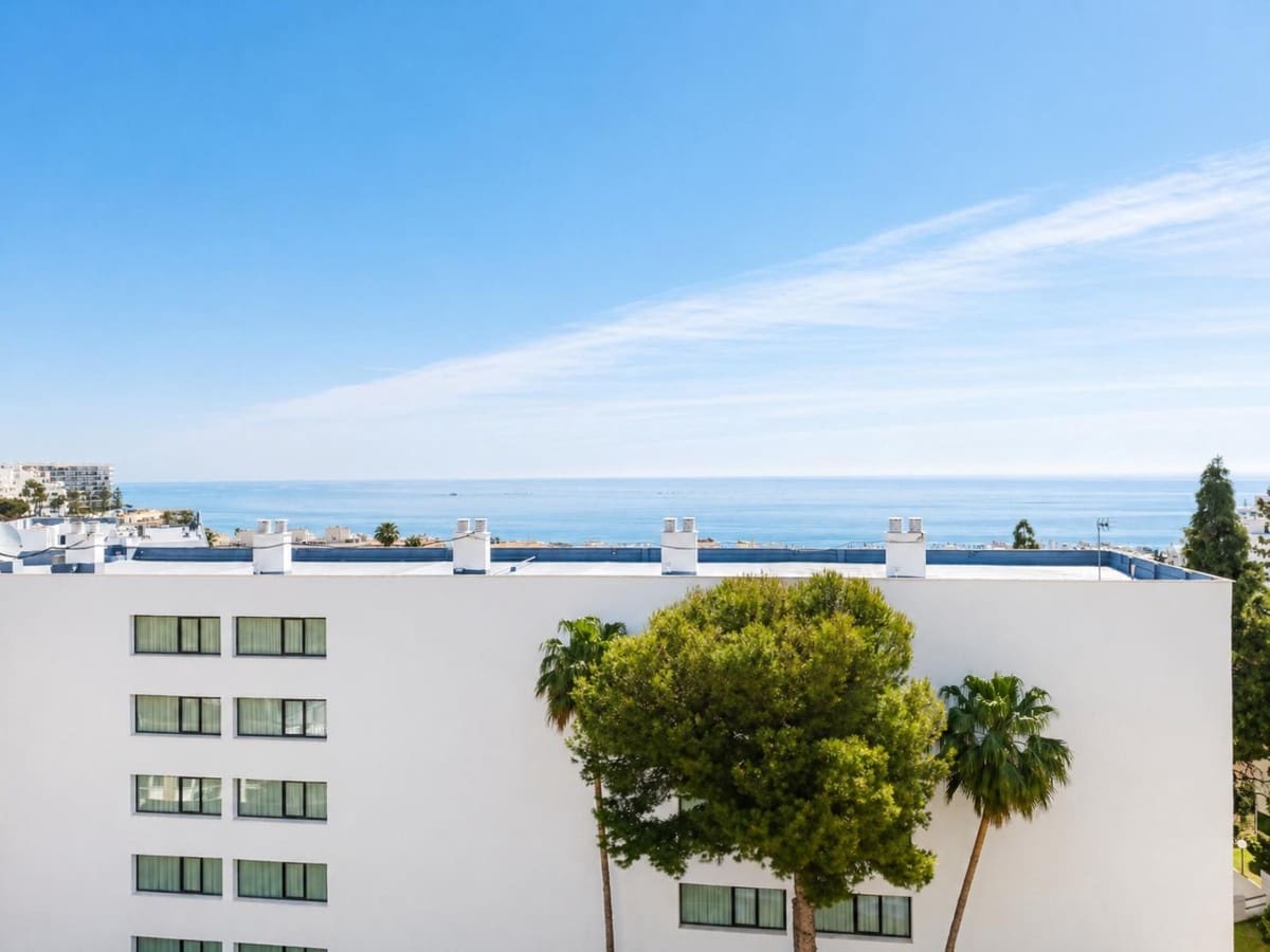 Apartamento de 3 habitaciones en Torremolinos en venta con piscina - 445.500 € (Ref: 9972695)