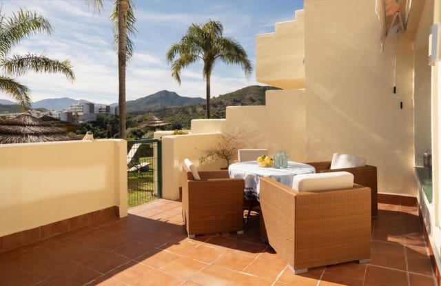 2 bedroom Apartment for sale in Benahavís with pool - € 430,000 (Ref: 9972696)
