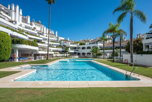Apartamento de 2 habitaciones en Río Real, Marbella en venta con piscina - 445.000 € (Ref: 9972699)